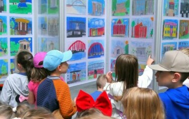 "Impresje puławskie" - otwarcie wystawy prac uczestnik&oacute;w lekcji galeryjnych (12 czerwca 2024) 21