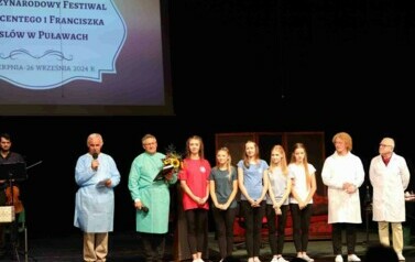 IX Międzynarodowy Festiwal im. Wincentego i Franciszka Lessl&oacute;w &ndash; spektakl &bdquo;Chory z urojenia&rdquo; (30 sierpnia 2024) 6