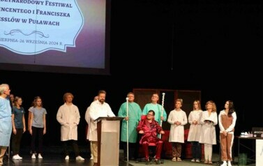 IX Międzynarodowy Festiwal im. Wincentego i Franciszka Lessl&oacute;w &ndash; spektakl &bdquo;Chory z urojenia&rdquo; (30 sierpnia 2024) 18