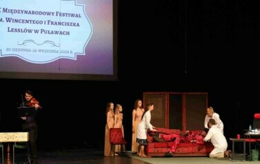 IX Międzynarodowy Festiwal im. Wincentego i Franciszka Lessl&oacute;w &ndash; spektakl &bdquo;Chory z urojenia&rdquo; (30 sierpnia 2024) 40