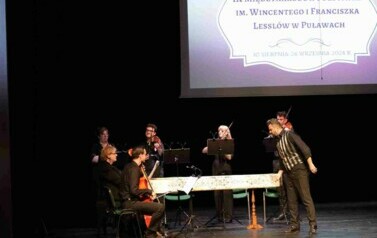 IX Międzynarodowy Festiwal im. Wincentego i Franciszka Lessl&oacute;w &ndash; spektakl &bdquo;Chory z urojenia&rdquo; (30 sierpnia 2024) 55