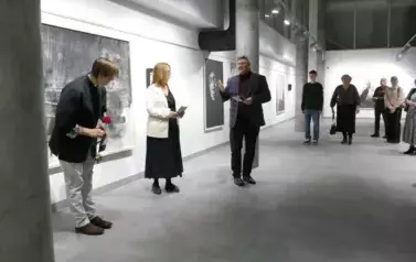 Wernisaż wystawy &bdquo;Rysowanie światłem&rdquo; - Kaja Kozon (28 lutego 2025) 15