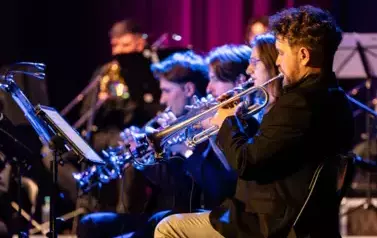 Koncert na Dzień Kobiet - muzyka filmowa i nie tylko w wykonaniu Puławskiej Orkiestry Dętej i gości (8 marca 2025) 31