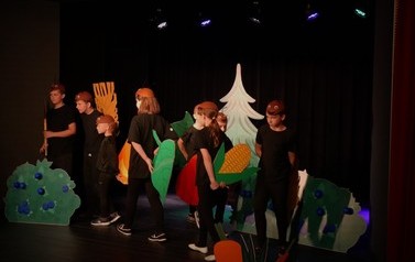 VI Teatralne Lato- pokaz finałowy &bdquo;Pracowite zwierzęta i swawolny konik polny&rdquo;