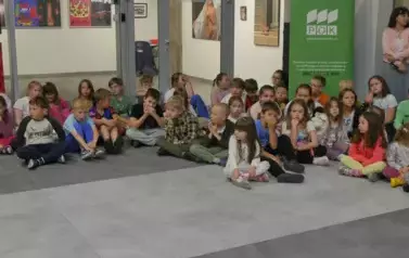 &bdquo;Kwiaty dla Pani na Puławach&rdquo;. Wystawa prac dzieci - uczestnik&oacute;w lekcji galeryjnych (11 czerwca 2025) 17