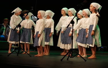 ZPiT Powiśle im. Kazimiery Walczak &bdquo;Mamci&rdquo; &ndash; Koncert &bdquo;Dla Ciebie Mamo&rdquo;