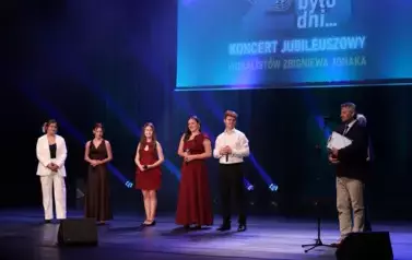 &bdquo;Tyle było dni&hellip;&rdquo;. Koncert Jubileuszowy wokalist&oacute;w Zbigniewa Jonaka (5 września 2025) 12