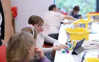 Spotkanie student&oacute;w Uniwersytetu Dziecięcego UMCS w Puławach (11 października 2025) 9
