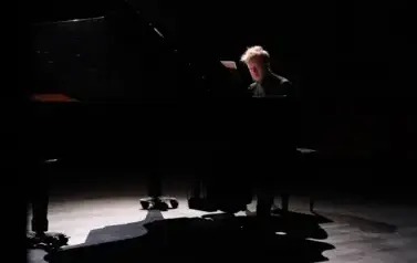 Puławski Festiwal Muzyczny &bdquo;Wszystkie Strony Świata&rdquo;. Recital fortepianowy "Minimalizm i emocja" (7 listopada 2025) 10