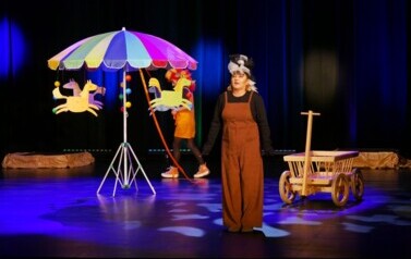 Spektakl mikołajkowy Teatru KURTYNA &bdquo;Patataj, pędź koniku&hellip; Bajka o wolności i odwadze&rdquo; (6 grudnia 2025) 16