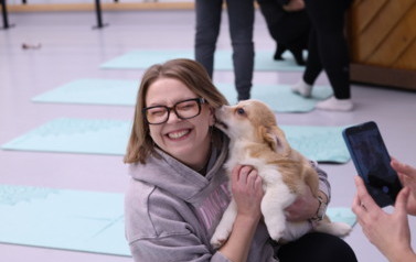 Mikołajkowa Puppy Yoga - Corgi i Jack Russell Terrier (7 grudnia 2025) 5