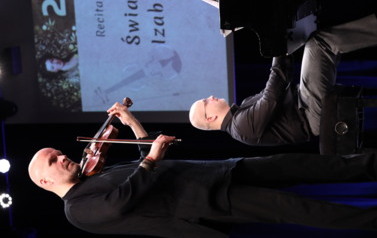 Recital skrzypcowo-fortepianowy &bdquo;Świat muzyki czas&oacute;w Izabeli Czartoryskiej&rdquo; (9 grudnia 2025) 8