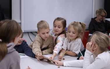 Uniwersytet Dziecięcy UMCS w Puławach - wykład i warsztaty (13 grudnia 2025) 12