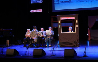  &bdquo;Dzieci PRL-u&rdquo; - spektakl Teatru RETRO (21 kwietnia 2026) 24