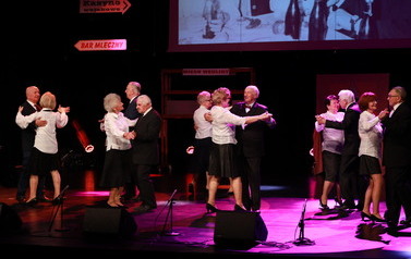  &bdquo;Dzieci PRL-u&rdquo; - spektakl Teatru RETRO (21 kwietnia 2026) 34