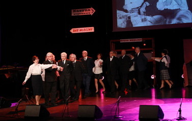  &bdquo;Dzieci PRL-u&rdquo; - spektakl Teatru RETRO (21 kwietnia 2026) 36