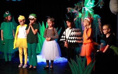 Premiera Dziecięcego Teatrzyku Figielek: Ż&oacute;łw i Echo Sł&oacute;w i Warsztat&oacute;w Zabawa w Teatr: Kraina Uczuć z Jednorożcem (19 czerwca 2026) 10