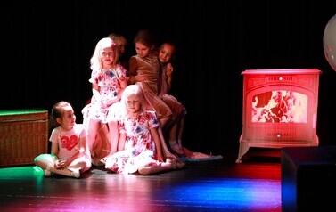 Premiera Dziecięcego Teatrzyku Figielek: Ż&oacute;łw i Echo Sł&oacute;w i Warsztat&oacute;w Zabawa w Teatr: Kraina Uczuć z Jednorożcem (19 czerwca 2026) 14