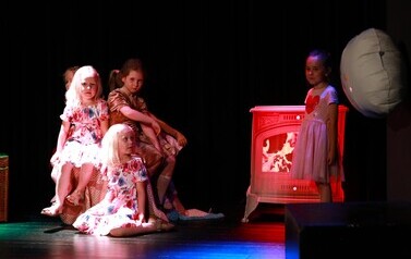 Premiera Dziecięcego Teatrzyku Figielek: Ż&oacute;łw i Echo Sł&oacute;w i Warsztat&oacute;w Zabawa w Teatr: Kraina Uczuć z Jednorożcem (19 czerwca 2026) 15