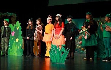 Premiera Teatru Agrafka: Pi&oacute;ra pełne marzeń - Wrona, Papuga i las pełen przyjaźni (23 czerwca 2026) 10