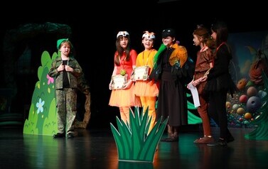 Premiera Teatru Agrafka: Pi&oacute;ra pełne marzeń - Wrona, Papuga i las pełen przyjaźni (23 czerwca 2026) 17