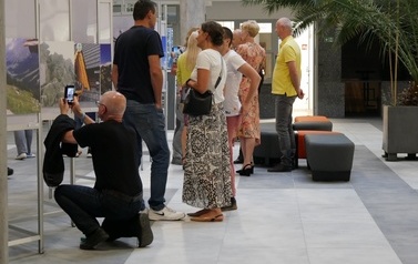 Symbole religijne w g&oacute;rach - wystawa fotografii Roberta Małkusa     