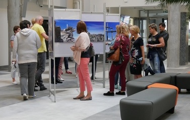 Symbole religijne w g&oacute;rach - wystawa fotografii Roberta Małkusa     