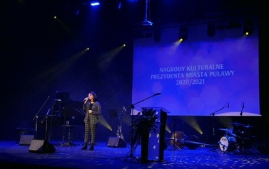 Wręczenie nagr&oacute;d kulturalnych Prezydenta Miasta Puławy (03 listopada 2021) 24