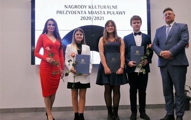 Wręczenie nagr&oacute;d kulturalnych Prezydenta Miasta Puławy (03 listopada 2021) 