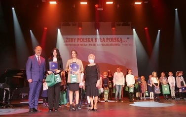 Koncert Laureat&oacute;w XVII Przeglądu Poezji i Pieśni Niepodległościowej "Żeby Polska była Polską" (6 listopada 2021) 