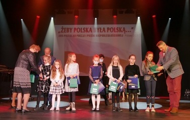 Koncert Laureat&oacute;w XVII Przeglądu Poezji i Pieśni Niepodległościowej "Żeby Polska była Polską" (6 listopada 2021) 