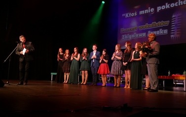 &bdquo;Ktoś mnie pokochał&rdquo; - koncert wokalist&oacute;w Zbigniewa Jonaka (5 maja 2022)