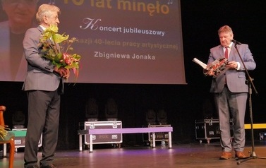 40 lat minęło &ndash; koncert jubileuszowy z okazji 40-lecia pracy artystycznej Zbigniewa Jonaka (6 maja 2022)