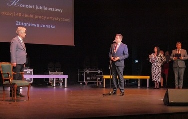 40 lat minęło &ndash; koncert jubileuszowy z okazji 40-lecia pracy artystycznej Zbigniewa Jonaka (6 maja 2022)
