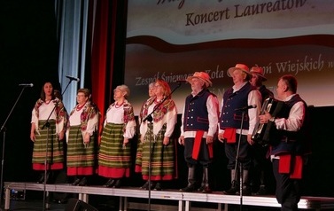 Koncert Laureat&oacute;w XVII Puławskiego Turnieju Recytacji, Muzyki i Pieśni Narodowych &bdquo;Witaj Majowa Jutrzenko&rdquo; (8 maja 2022) 2
