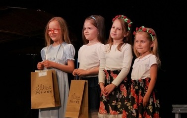 Koncert Laureat&oacute;w XVII Puławskiego Turnieju Recytacji, Muzyki i Pieśni Narodowych &bdquo;Witaj Majowa Jutrzenko&rdquo; (8 maja 2022) 9