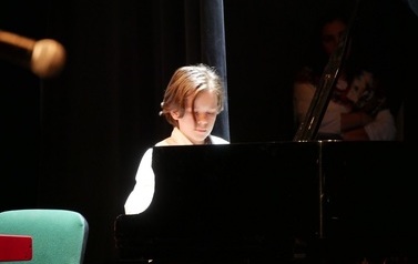 Koncert Laureat&oacute;w XVII Puławskiego Turnieju Recytacji, Muzyki i Pieśni Narodowych &bdquo;Witaj Majowa Jutrzenko&rdquo; (8 maja 2022) 23