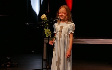 Koncert Laureat&oacute;w XVII Puławskiego Turnieju Recytacji, Muzyki i Pieśni Narodowych &bdquo;Witaj Majowa Jutrzenko&rdquo; (8 maja 2022) 25