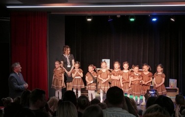 Premiery przedstawień Dziecięcego Teatrzyku Figielek, Zabawy w teatr i Teatru Mim&oacute;w (3 czerwca 2022) 22