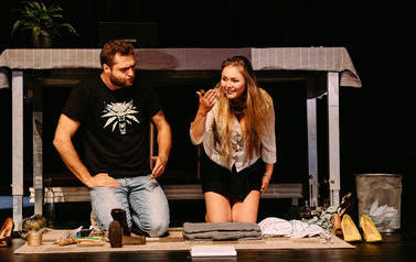 Spektakl Zima pod stołem Puławskiego Teatru Amatora (12 czerwca 2022) 14