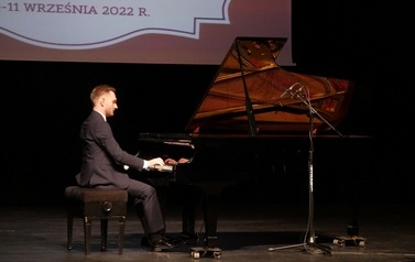 VII Festiwal im. Wincentego i Franciszka Lessl&oacute;w - Recital fortepianowy Rafała Mokrzyckiego (8 września 2022) 4
