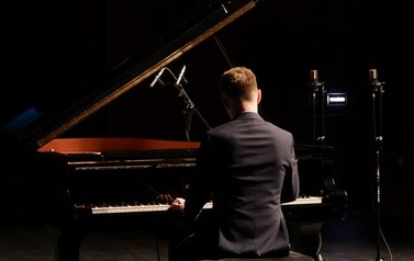 VII Festiwal im. Wincentego i Franciszka Lessl&oacute;w - Recital fortepianowy Rafała Mokrzyckiego (8 września 2022) 8