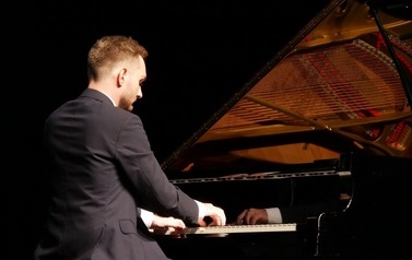 VII Festiwal im. Wincentego i Franciszka Lessl&oacute;w - Recital fortepianowy Rafała Mokrzyckiego (8 września 2022) 11