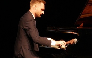 VII Festiwal im. Wincentego i Franciszka Lessl&oacute;w - Recital fortepianowy Rafała Mokrzyckiego (8 września 2022) 12