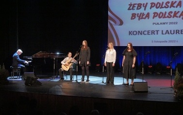 Koncert Laureat&oacute;w XVIII Przeglądu Poezji i Pieśni Niepodległościowej "Żeby Polska była Polską..." (5 listopada 2022) 17