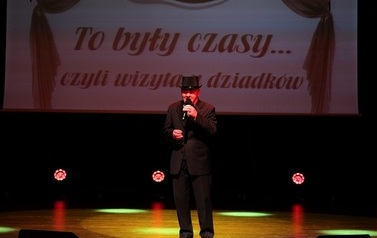 Teatr RETRO - "To były czasy, czyli wizyta u dziadk&oacute;w" (25 stycznia 2023) 9