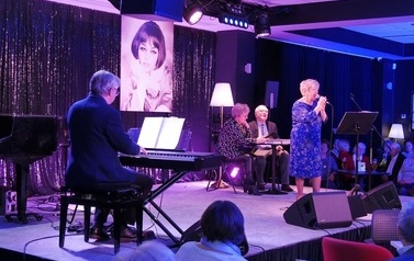 Recital "Kalinowe serce" w wykonaniu Bożeny Jagielskiej (26 stycznia 2023) 4