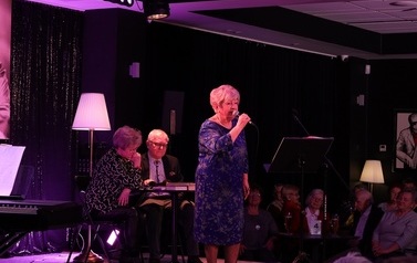 Recital "Kalinowe serce" w wykonaniu Bożeny Jagielskiej (26 stycznia 2023) 12