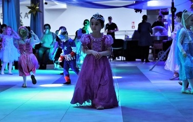Bal kostiumowy dla dzieci "Elsa i przyjaciele" 