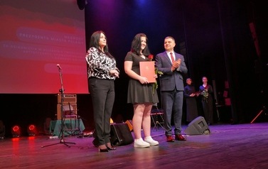 Uroczystość wręczenia nagr&oacute;d kulturalnych (21 marca 2023) 27